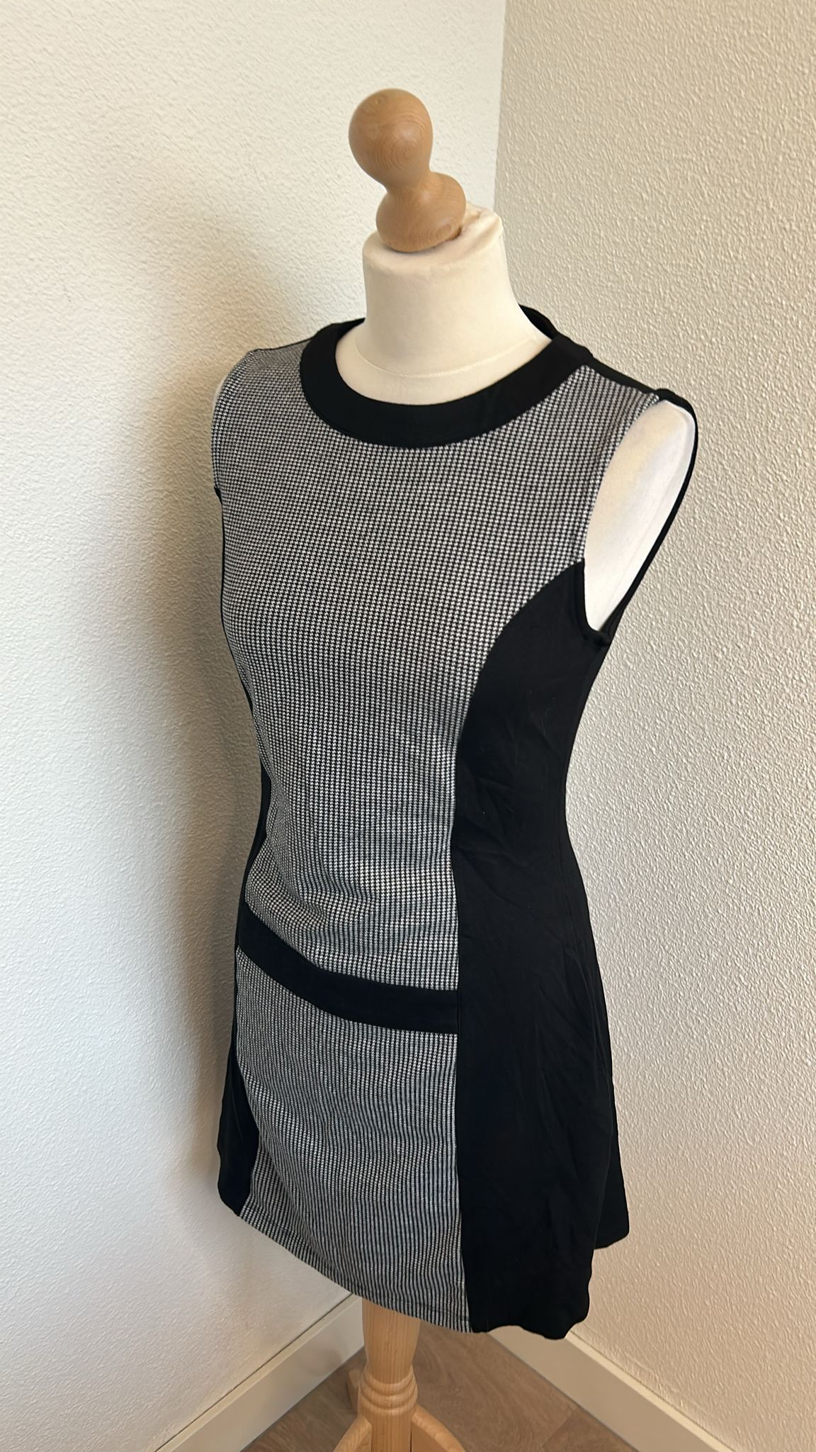 Mademoiselle Yeye - maat L - retro jurk