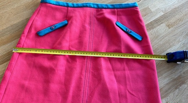 Lucy has a secret - maat XL - rok