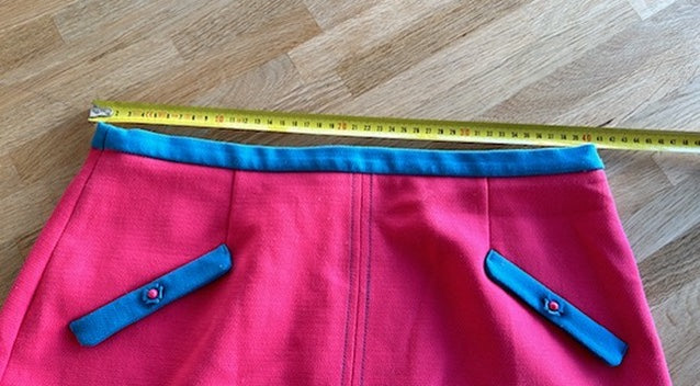 Lucy has a secret - maat XL - rok