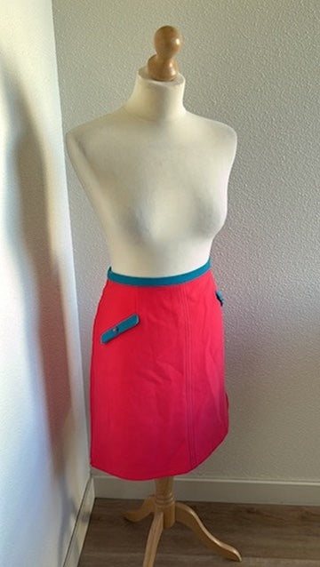 Lucy has a secret - maat XL - rok
