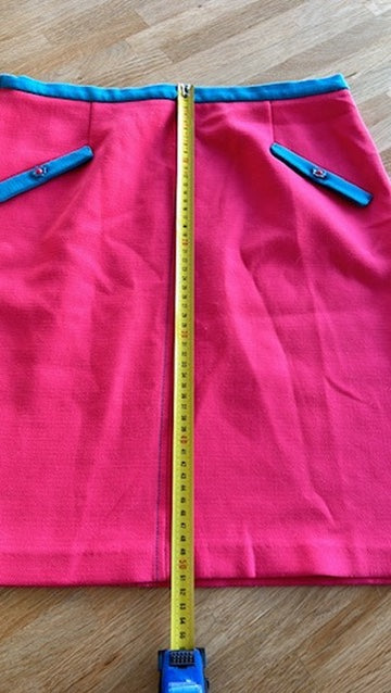Lucy has a secret - maat XL - rok