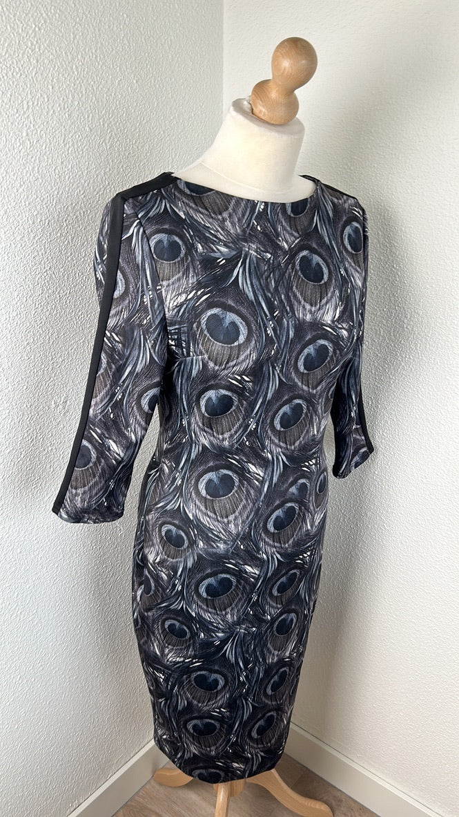 Paper Dolls - maat 40 - pauwen jurk