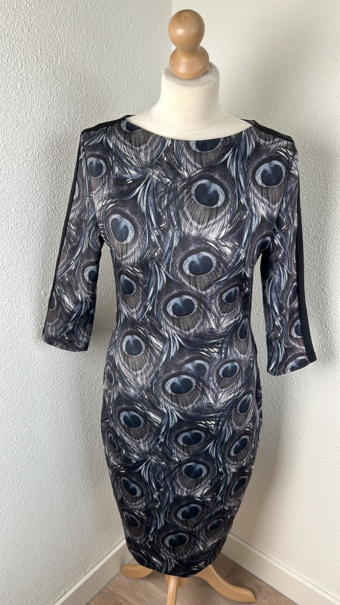 Paper Dolls - maat 40 - pauwen jurk