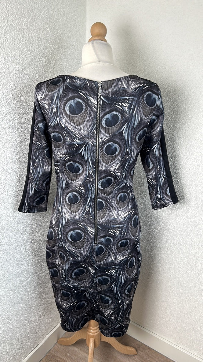 Paper Dolls - maat 40 - pauwen jurk