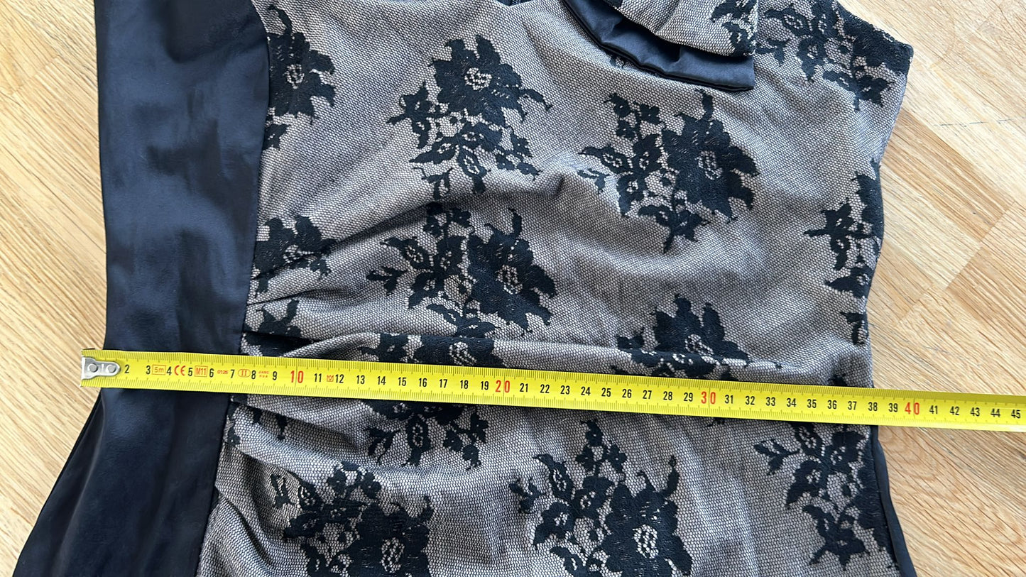 Rinascimento - maat L - classy jurk