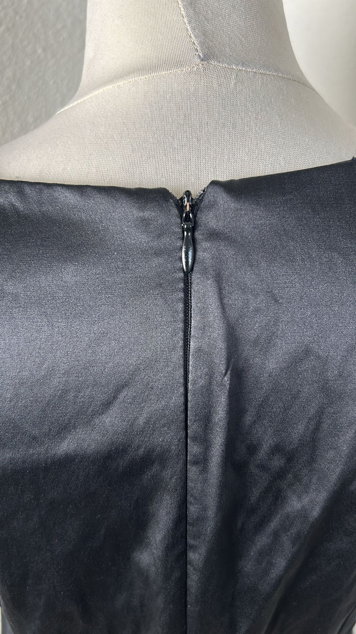 Rinascimento - maat L - classy jurk