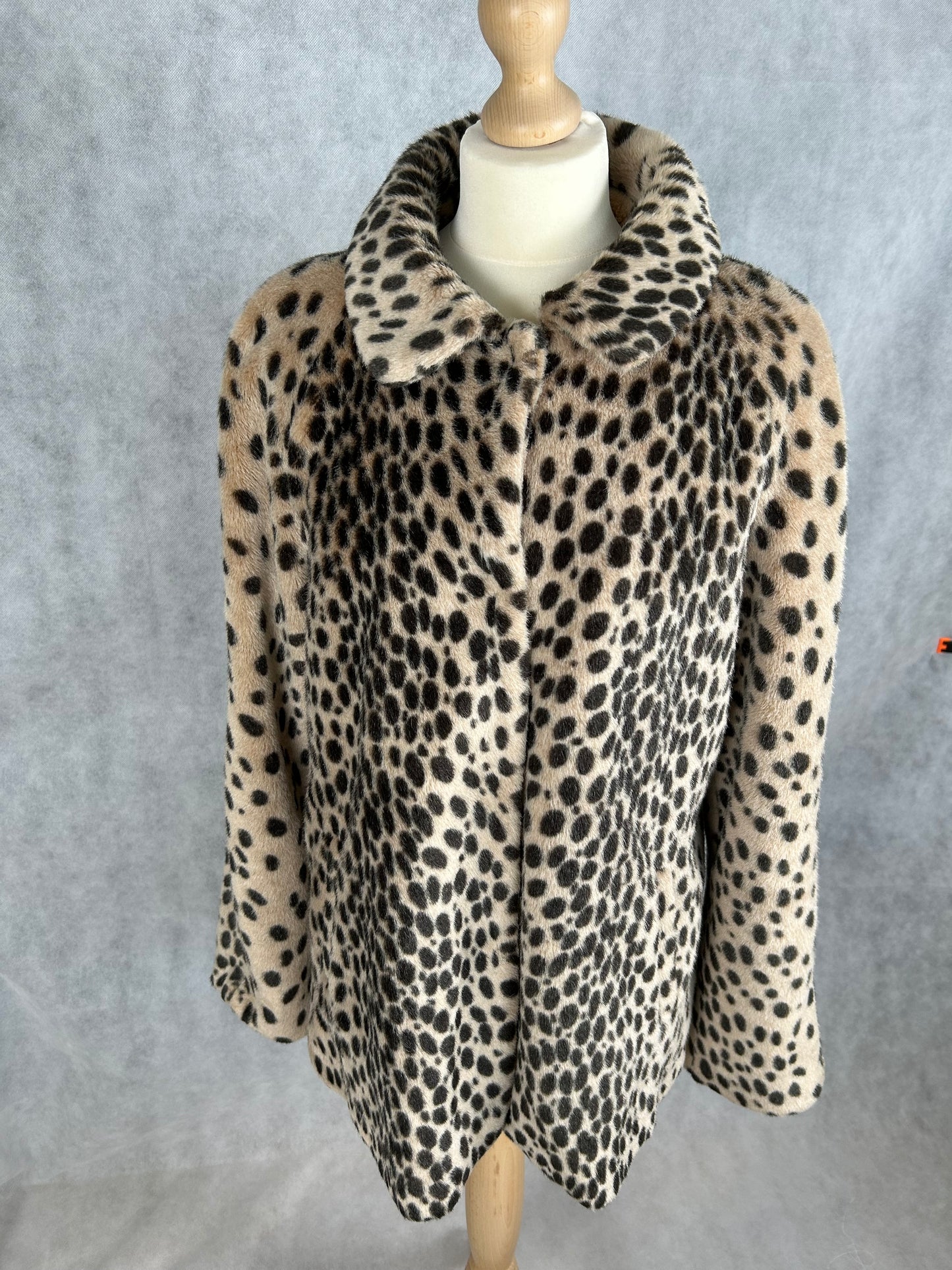 King Louie - Betty Leopard