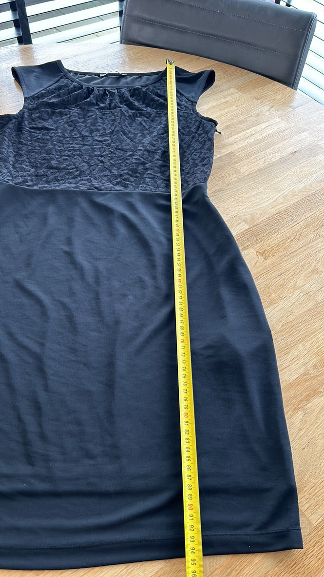 Esprit - maat M - classy jurkje