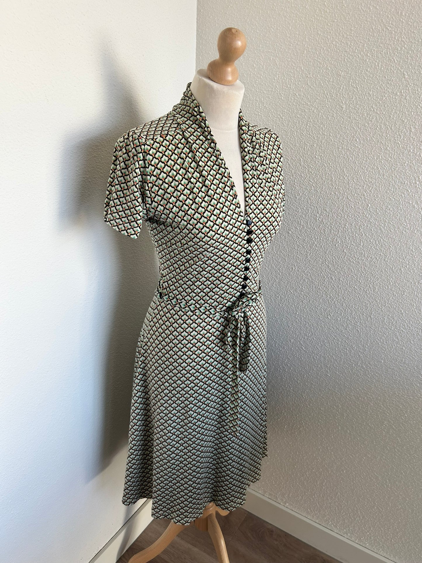 King Louie - maat L - emmy dress