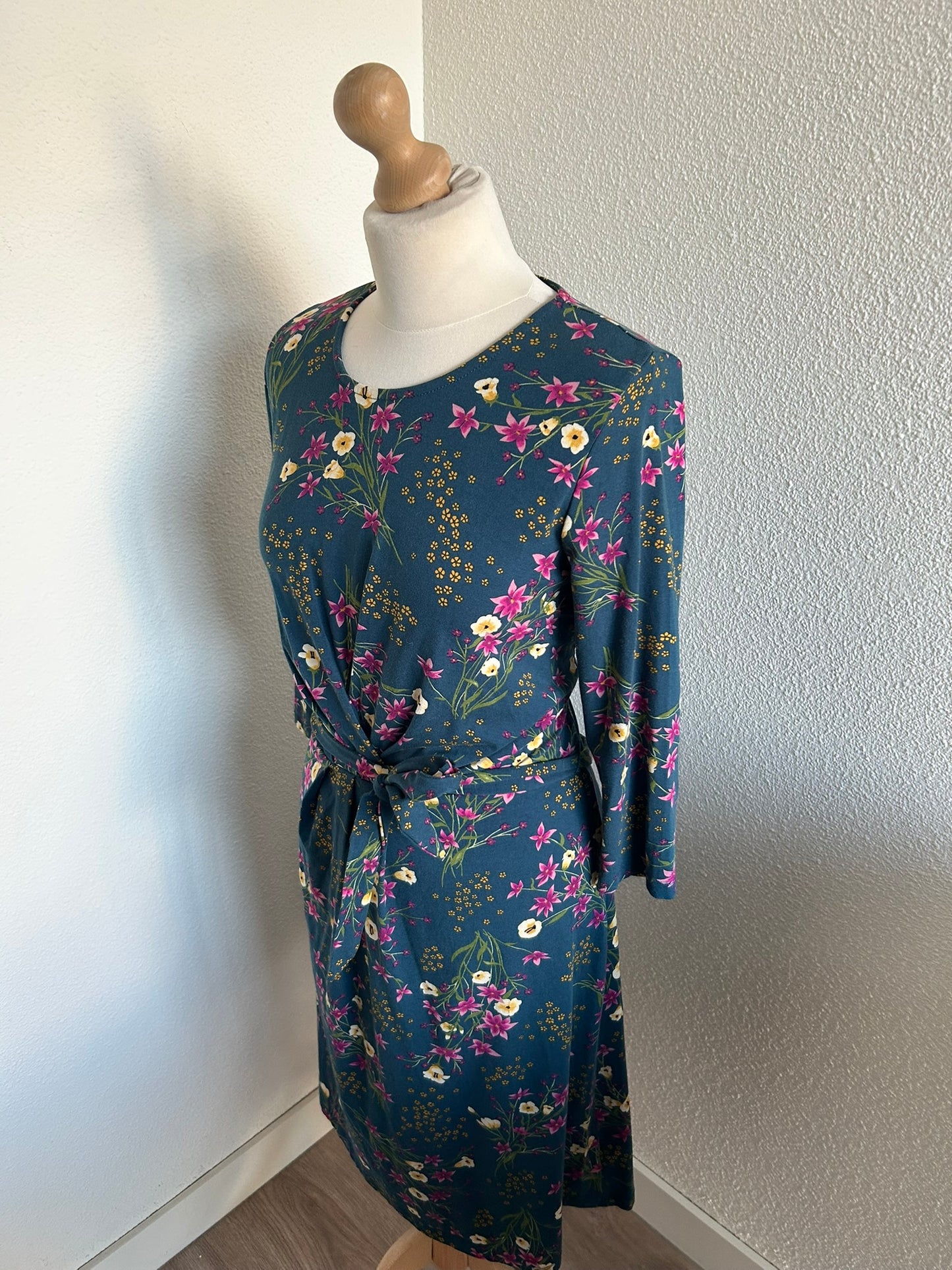 King Louie - maat L - blauwe bloemen jurk