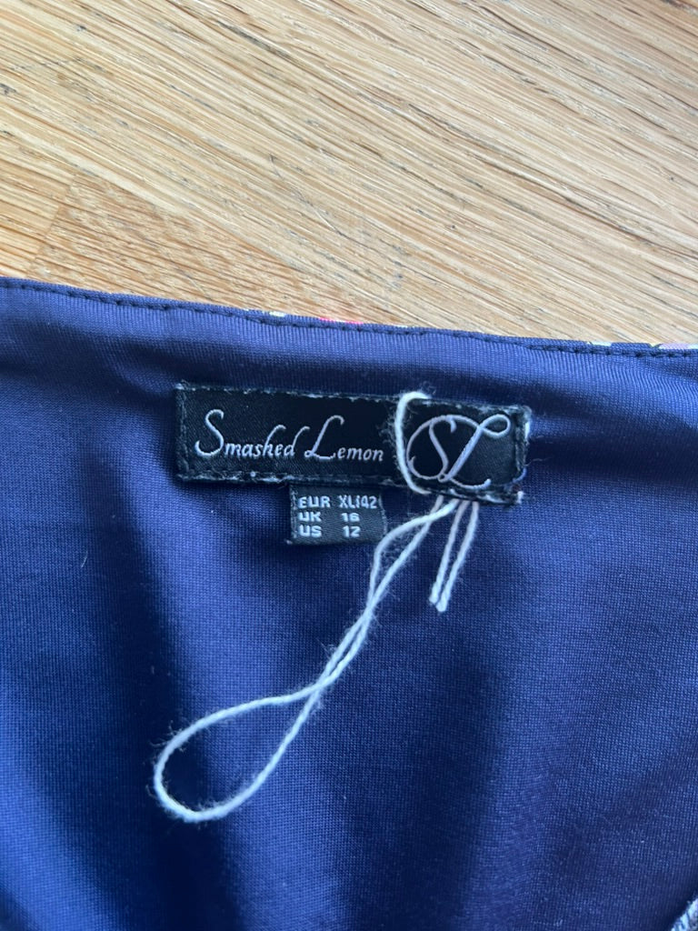Smashed Lemon - maat XL - jurk